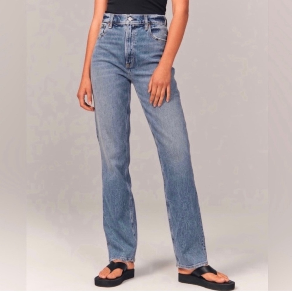 Abercrombie & Fitch The '90s Straight Ultra High Rise Jean Curve Love In Medium